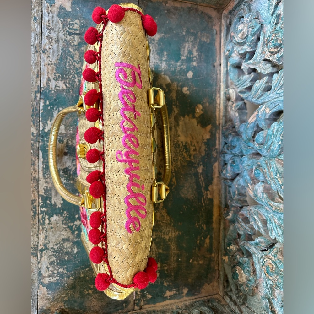 Betsey Johnson “Betseyville” Rose raffia embroidered straw bag w/leopard lining - Picture 2 of 9